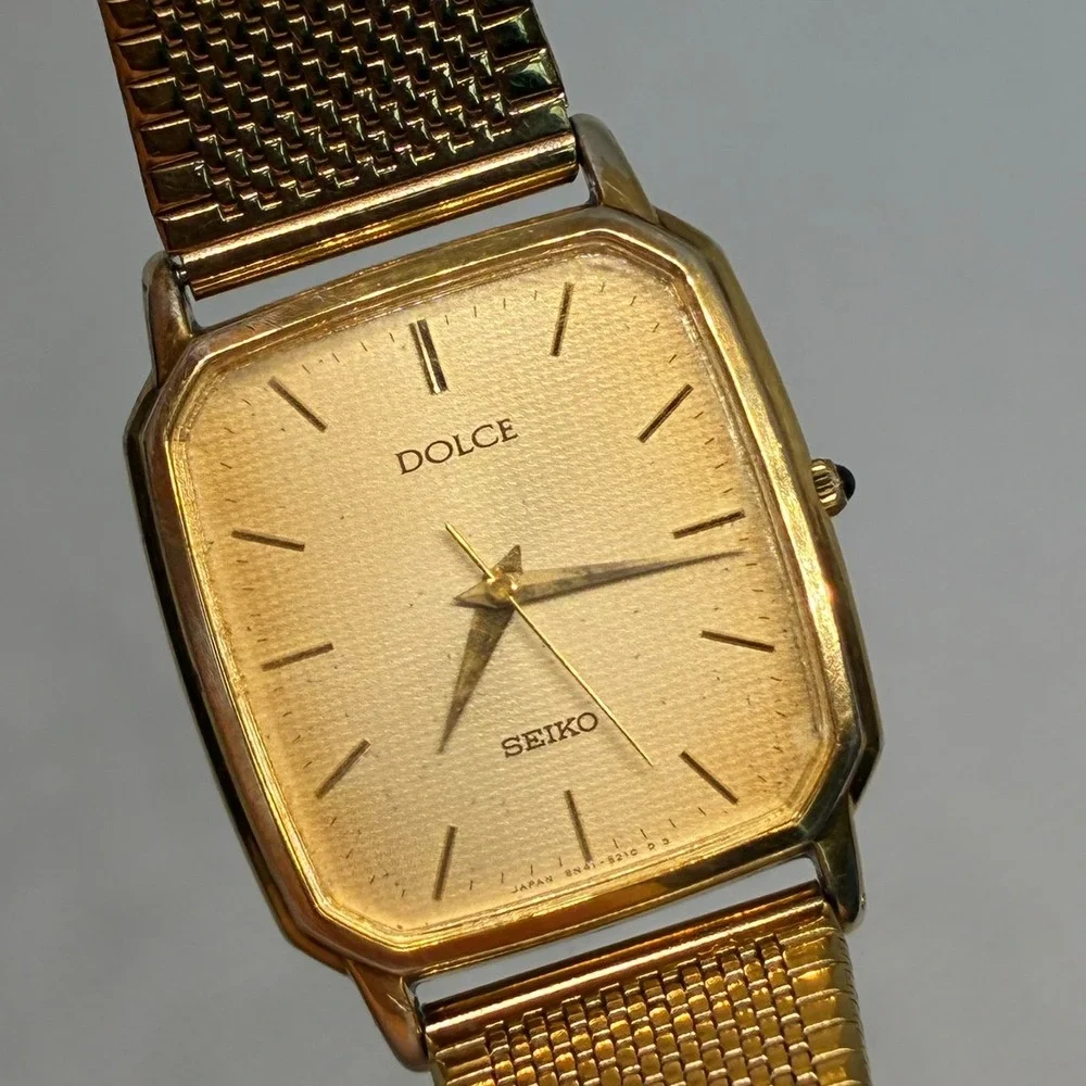 Seiko Dolce 8N41-5120 Men Watch Gold Tone Linen Dial Tank Square Mesh Band